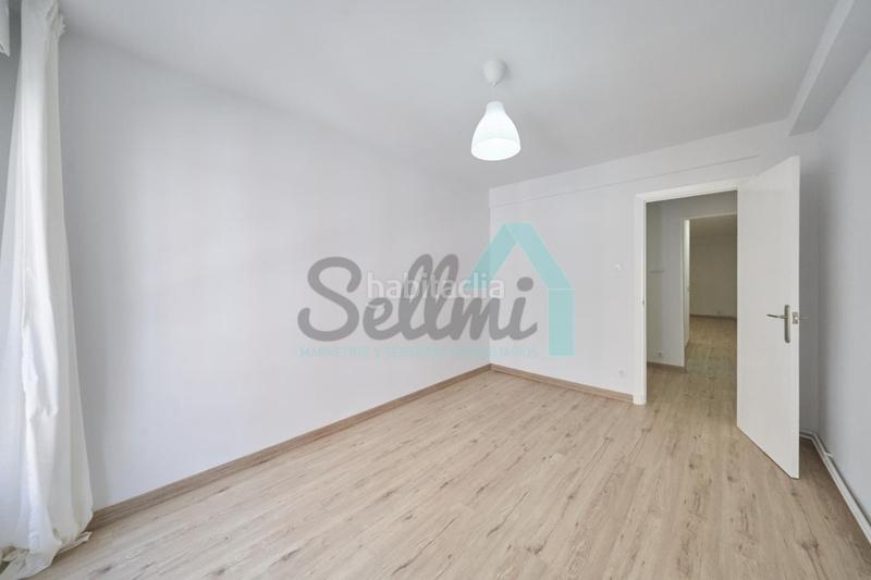 Foto 5398f9f5-bc6f-49b1-822f-95cbda134bf1. Rent flat with heating in Centro Avilés