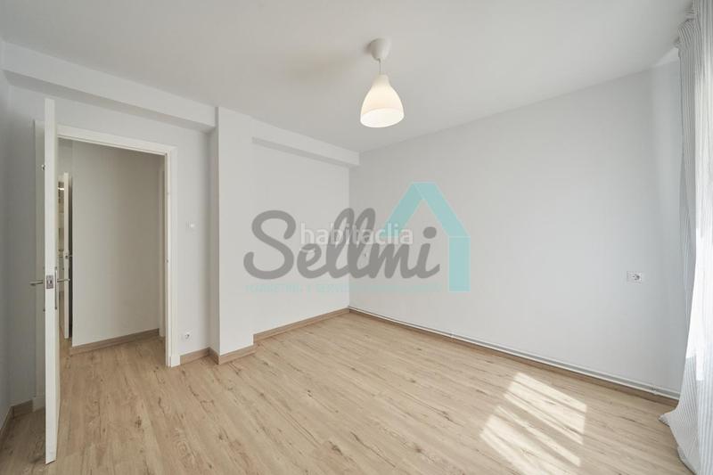 Foto 55cd686b-ef33-4c96-a77b-ed469cedc528. Rent flat with heating in Centro Avilés