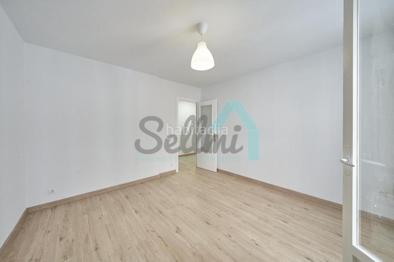 Foto cf5c7890-f209-401c-af19-2f666e3cdd09. Rent flat with heating in Centro Avilés