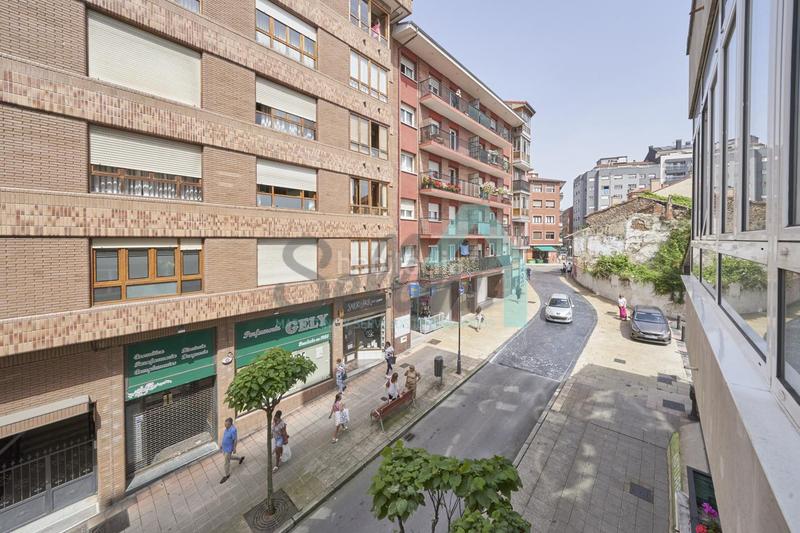 Foto 423d6724-69c2-4f0b-b137-47024b2d7f6f. Alquiler piso en Centro Avilés