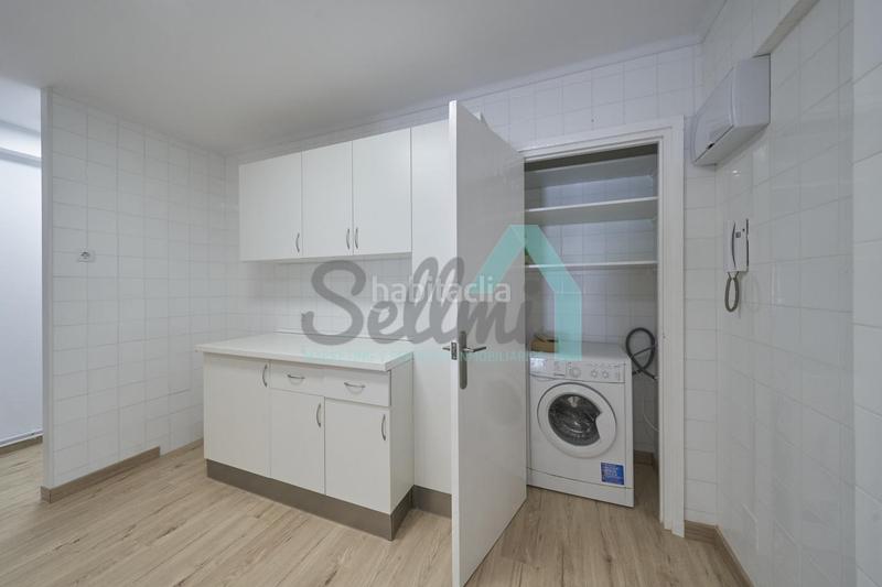 Foto c3dd35cc-d5c9-4dde-b6b7-17ef7287f9b5. Alquiler piso en Centro Avilés