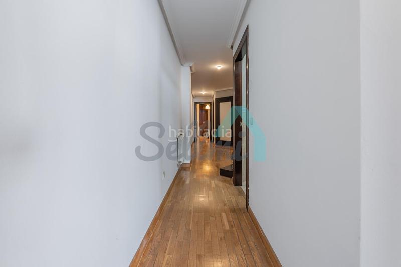 Foto feb9aaf6-dcfe-4a40-8680-eff5ecbd53a6. Location appartement avec chauffage parking dans Auditorio - Seminario - Parque de Invierno Oviedo