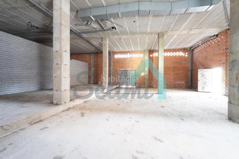 Foto 67a7c331-c2b0-433a-bbf9-61b2b16e2495. Alquiler local comercial en La Florida Oviedo