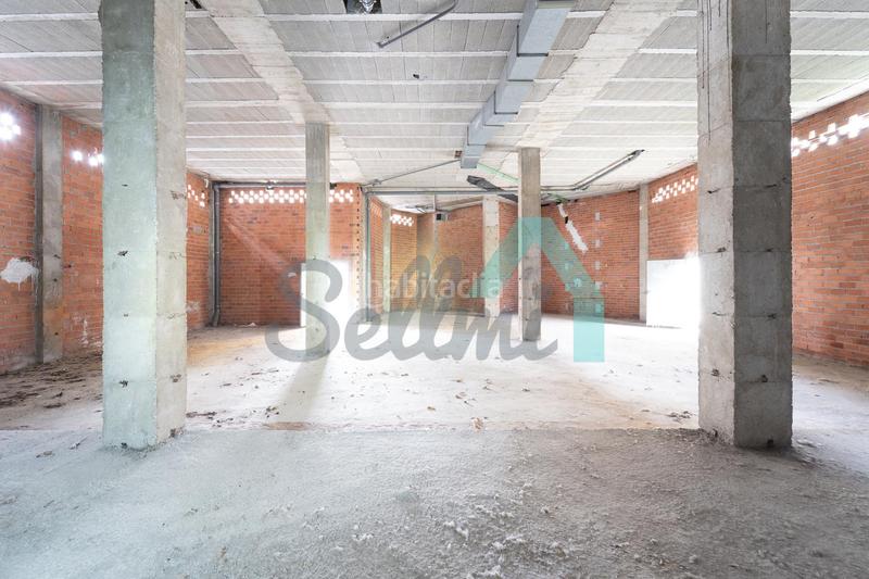 Foto c245dbf8-45bd-4aee-babf-149bc00cbb9b. Alquiler local comercial en La Florida Oviedo