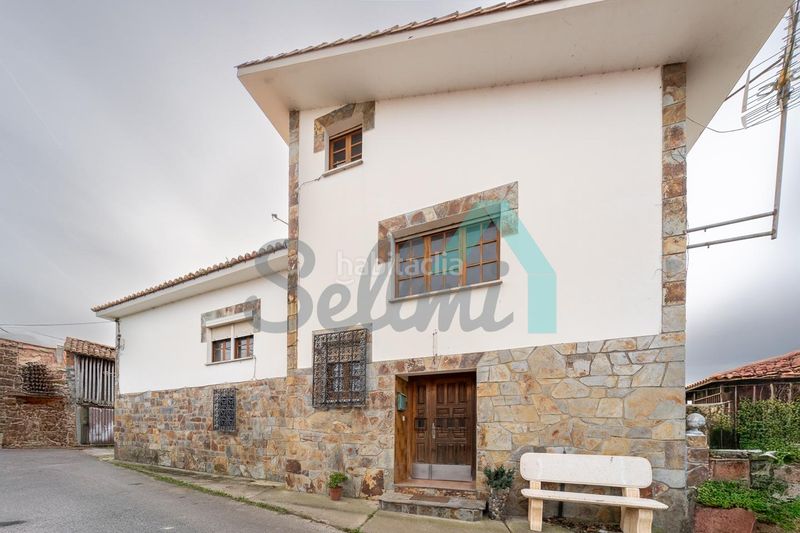Foto e9d2897a-f9d1-4627-b09a-8d9430fb814a. Casa amb aparcament a Cudillero