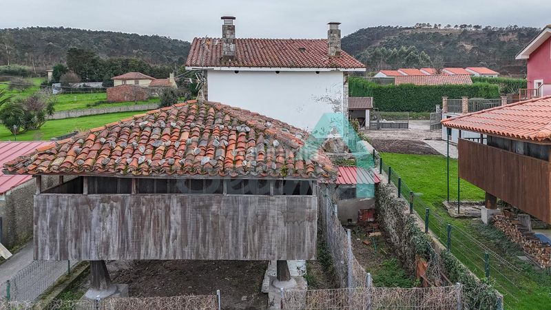 Foto ef737bf4-679a-44c6-ba71-f702b9fa69c5. Casa amb aparcament a Cudillero