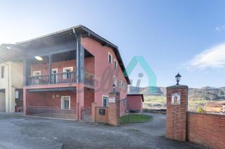 Casa aparellada  Lugar beloncio