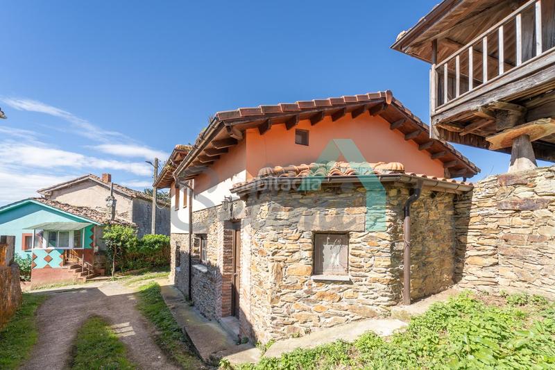 Foto 2dded6d1-17ec-4cae-befc-0247077f1bdd. Casa con riscaldamento in Cudillero