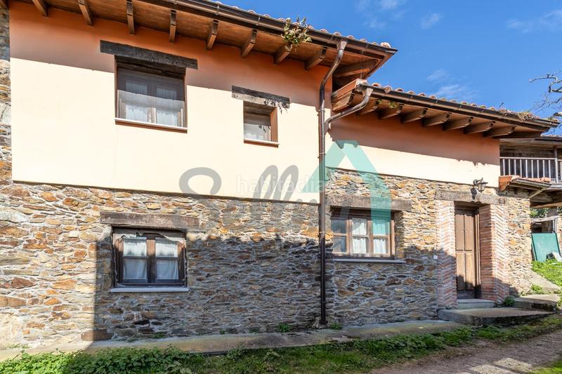 Foto 9707de44-84dc-4c2f-bc0d-78ec37e7ec00. Casa con riscaldamento in Cudillero