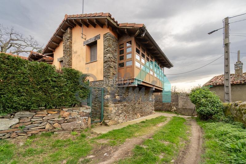 Foto d7e237cf-9a67-4555-8146-0d95fc2868c6. Casa con riscaldamento in Cudillero