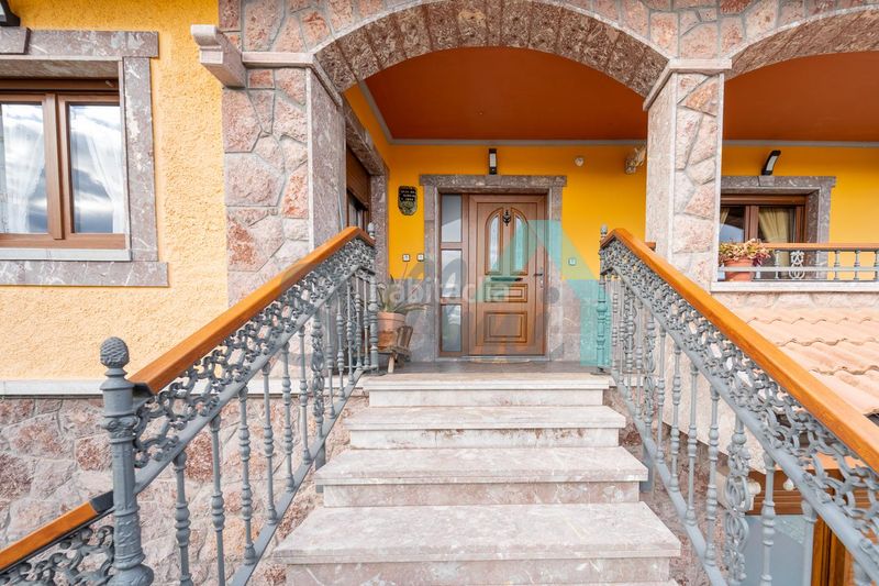 Foto 0ca4ea11-b715-4dca-8113-cd8da4df30f4. Casa amb calefacció aparcament a Viella-Granda-Meres Siero