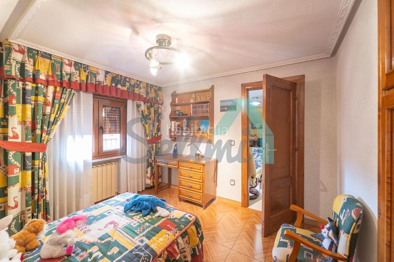 Foto 21eb7f7b-7210-4583-b0d1-fffda3237735. Casa amb calefacció aparcament a Viella-Granda-Meres Siero