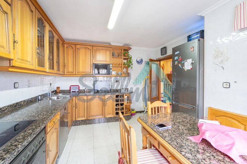 Foto 362585c5-02e2-446b-86f8-cb3add50fe85. Casa amb calefacció aparcament a Viella-Granda-Meres Siero
