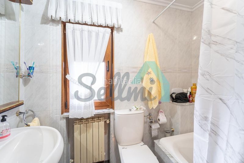 Foto 41e6dd18-08db-485f-9991-2f9d67355384. Casa amb calefacció aparcament a Viella-Granda-Meres Siero