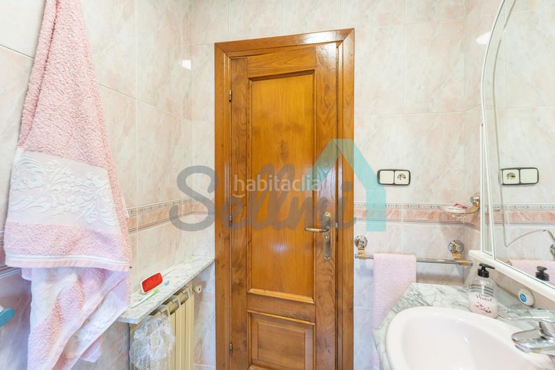 Foto 5322a1f4-fae2-40be-a62f-060a808893e1. Casa amb calefacció aparcament a Viella-Granda-Meres Siero