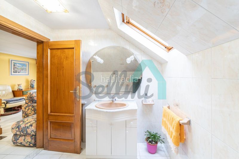 Foto 5a656dbb-8c68-4ae2-9fb4-4afcbd8bd7b2. Casa amb calefacció aparcament a Viella-Granda-Meres Siero