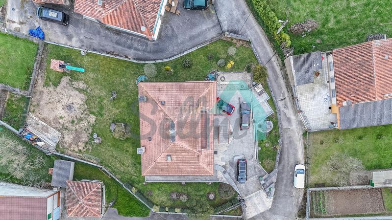 Foto 6c404ee7-dd77-46a0-9f12-a729691bf5a3. Casa amb calefacció aparcament a Viella-Granda-Meres Siero
