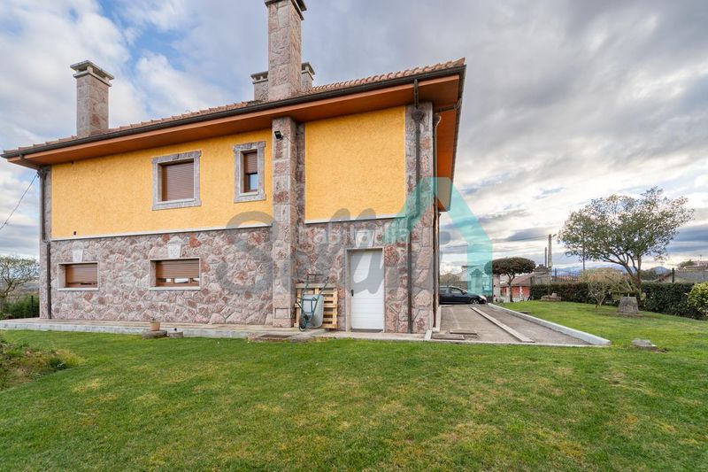 Foto 783da1cb-3312-459d-8f62-14280101e4c5. Casa amb calefacció aparcament a Viella-Granda-Meres Siero