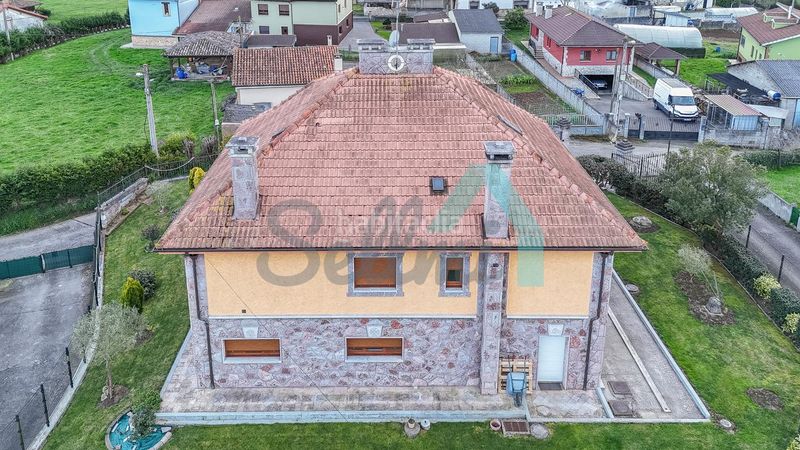 Foto 8d7a44fc-f1e8-4265-aadf-f895f20e76e8. Casa amb calefacció aparcament a Viella-Granda-Meres Siero