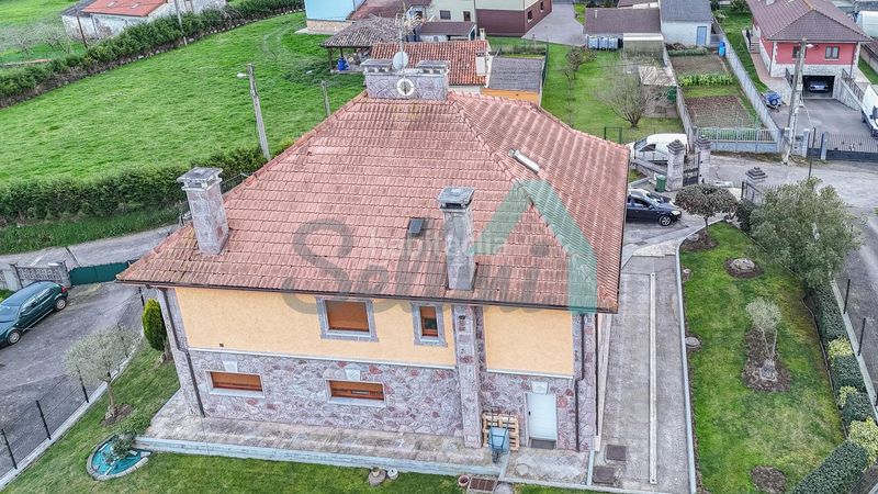 Foto 96e78438-4ed0-40be-b7f2-9a67853ffa99. Casa amb calefacció aparcament a Viella-Granda-Meres Siero