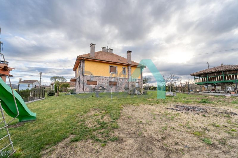Foto a3b0411b-4174-440a-84fc-edad21a83179. Casa amb calefacció aparcament a Viella-Granda-Meres Siero