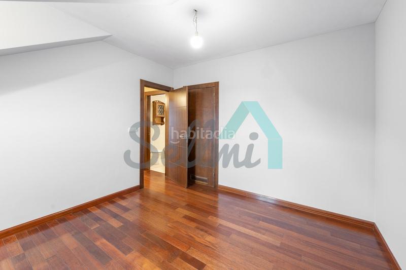 Foto 70d85e6b-b992-42b8-8bd5-8521824e7709. Duplex con riscaldamento parcheggio in La Magdalena Avilés