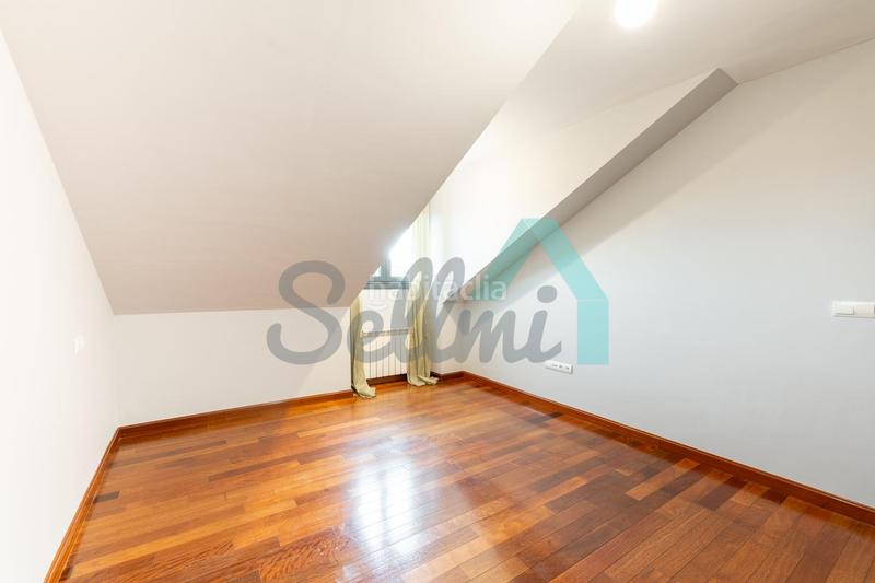 Foto abfe6f03-c9bd-417a-a7e7-9fc1e0c08a04. Duplex con riscaldamento parcheggio in La Magdalena Avilés