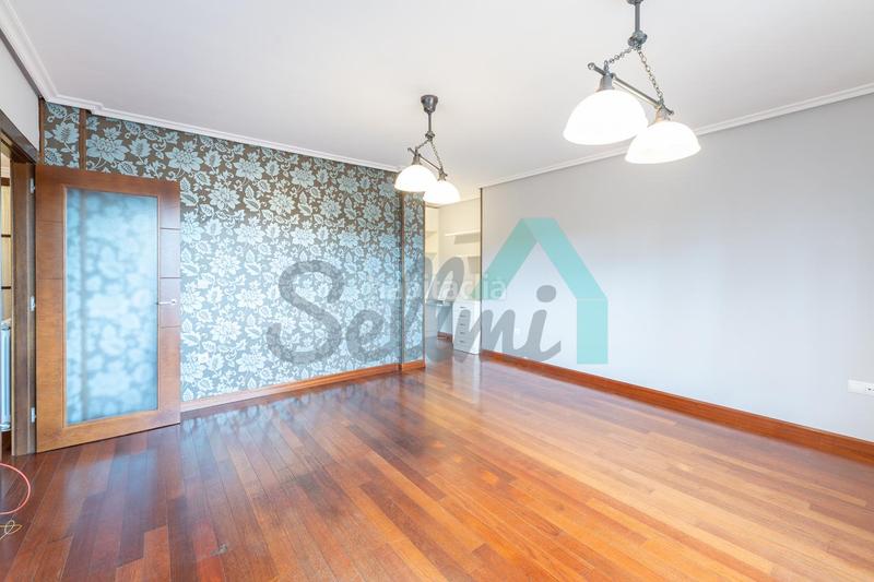 Foto 8c745c5b-7e6a-45ae-afdc-a918bf173172. Zweistöckige wohnung mit heizung parking in La Magdalena Avilés