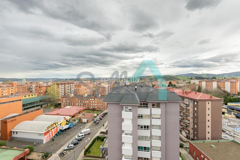 Foto 8db3f5f2-34b8-405e-81c1-efc15edaf7c6. Zweistöckige wohnung mit heizung parking in La Magdalena Avilés