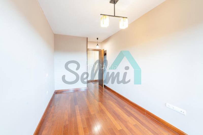 Foto adef966e-cedb-445f-8a03-d0d5cb27352a. Zweistöckige wohnung mit heizung parking in La Magdalena Avilés