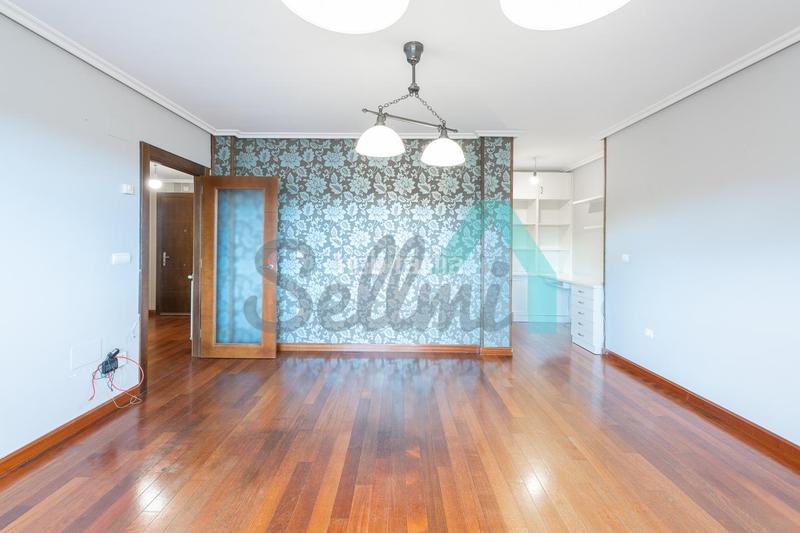 Foto caafaefc-60ee-4f3b-8be2-2adbc875666b. Zweistöckige wohnung mit heizung parking in La Magdalena Avilés