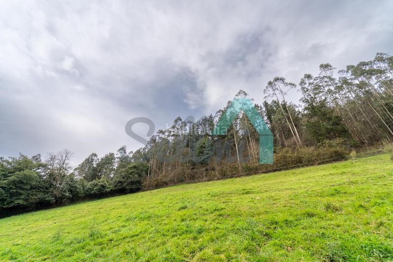 Foto 10eade4d-51bb-4e50-9da4-b1ba148cc0f6. Terreny residencial a Pravia