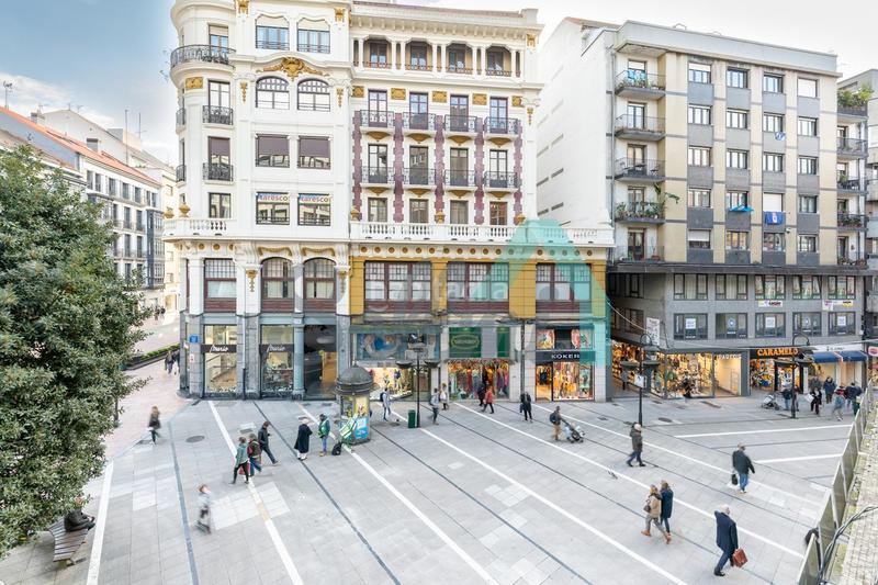 Foto 9d11e556-6c06-4ec7-ab62-211eea6101d9. Affitto ufficio in Salesas - Foncalada - Campoamor Oviedo