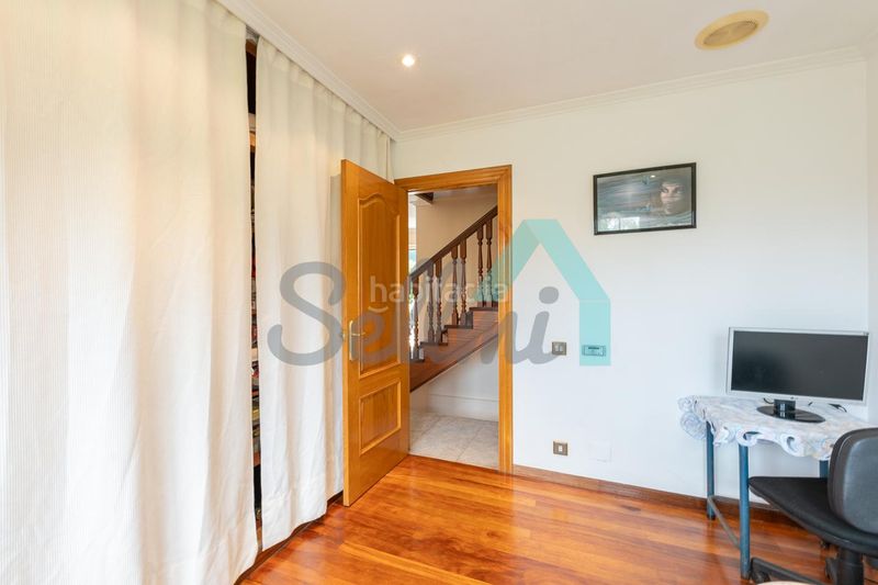 Foto 049399ff-ee9d-4db7-9275-ad97fb990da3. Towny house with heating parking in Franco (El)