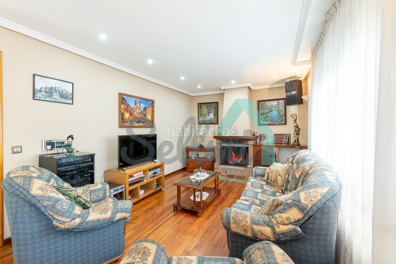 Foto 71b40a4f-d02c-4268-ba2c-c50d3100d0f2. Towny house with heating parking in Franco (El)