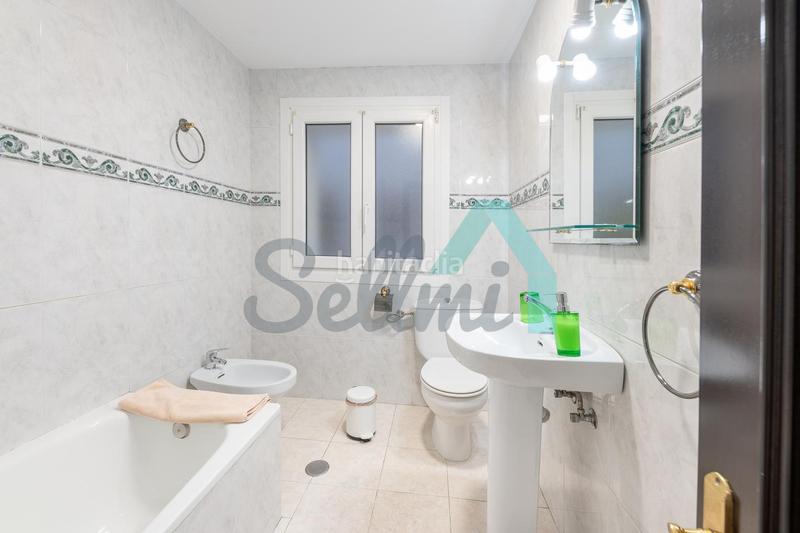 Foto d17c7a78-97f9-4e96-8a00-fac3aa8371c6. Appartement avec chauffage dans Centro Gijón
