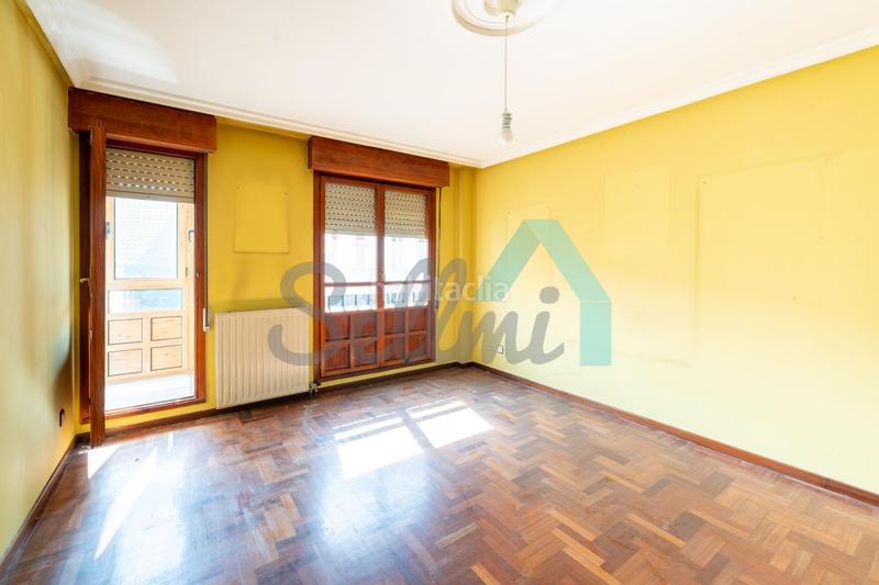 Foto b3f9235b-4b46-4bdd-84a2-9d7513618f97. Piso en Sama Langreo