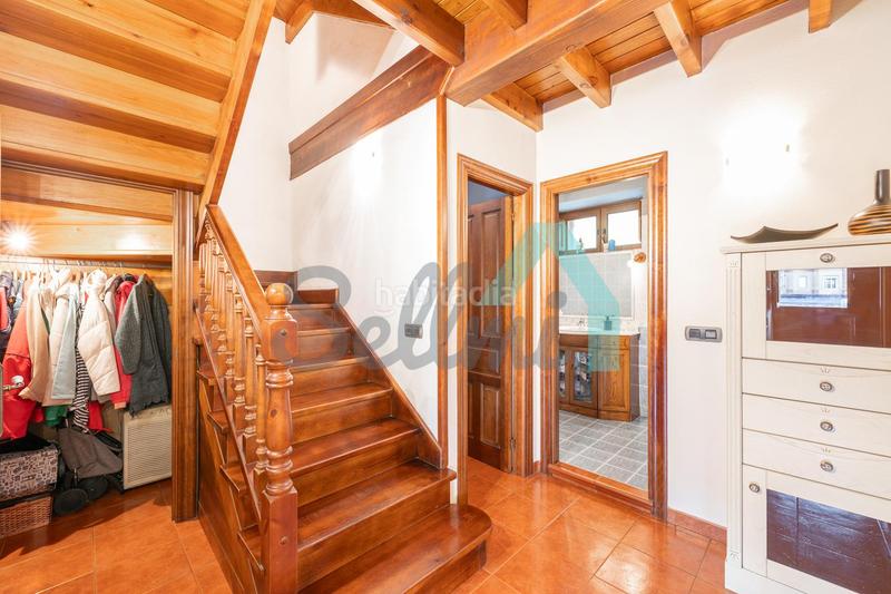 Foto 2b5098f2-dd4f-4bc0-b1a6-79652e23375a. Casa aparellada amb calefacció a la pola Siero Siero