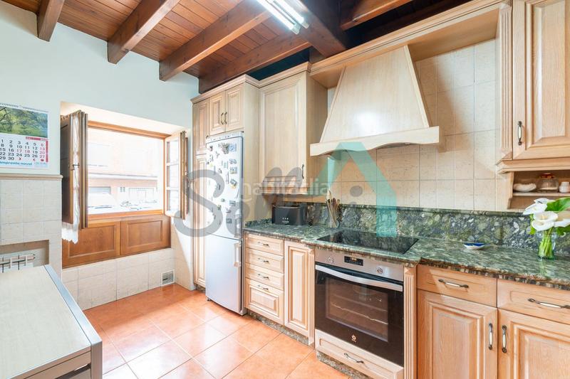 Foto 6a352f91-e76c-4276-a46e-eb36215f98cd. Casa aparellada amb calefacció a la pola Siero Siero