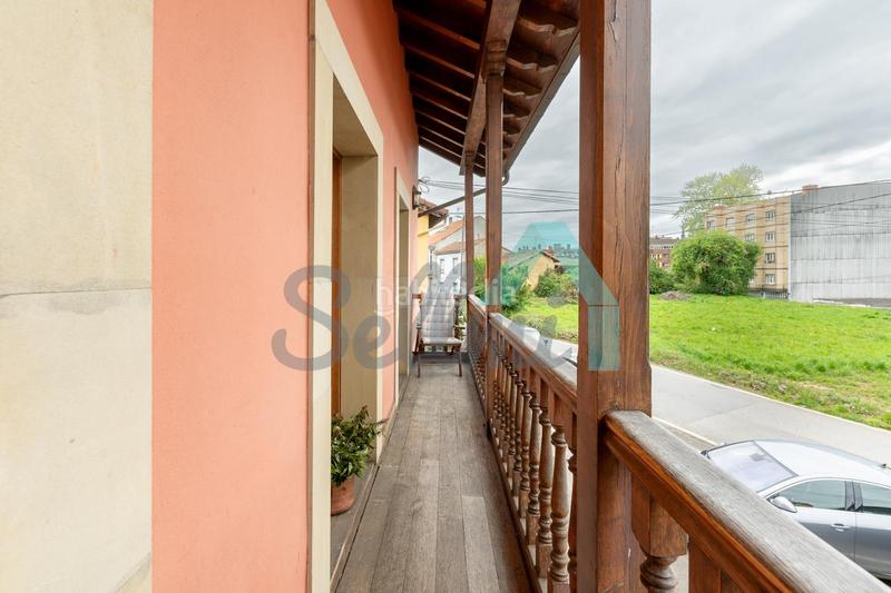 Foto a4a4329a-2d80-455b-bd14-f206dba0b884. Casa aparellada amb calefacció a la pola Siero Siero