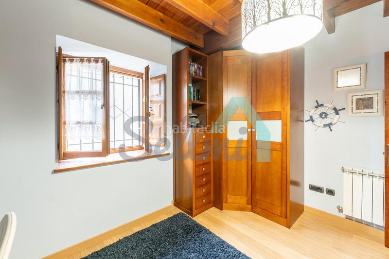 Foto ab59df07-938e-43a1-b133-b1049ec9a9c8. Casa aparellada amb calefacció a la pola Siero Siero
