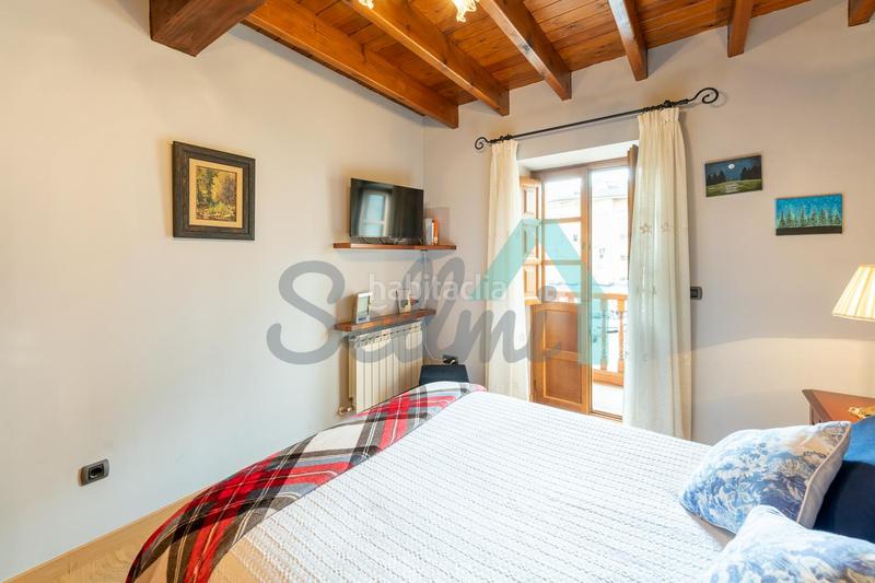 Foto b58c66d9-9c86-4298-b20f-29015ab0d214. Casa aparellada amb calefacció a la pola Siero Siero