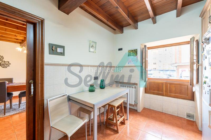 Foto ba884b7d-e6c6-4164-ad21-095f30d8dbe3. Casa aparellada amb calefacció a la pola Siero Siero