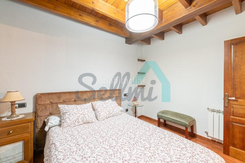 Foto d490c357-59ed-4a66-a380-9a2424394744. Casa aparellada amb calefacció a la pola Siero Siero