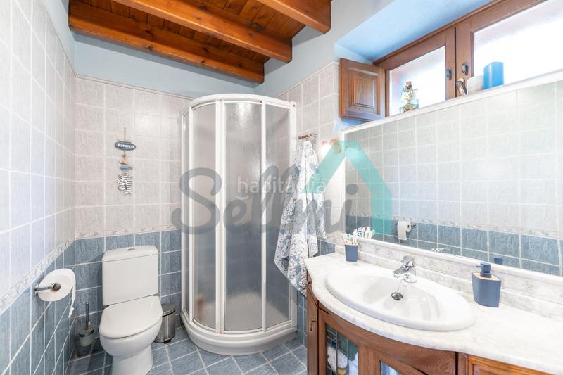 Foto d8541a8d-fce7-41cb-8be0-c2ac3d7bceee. Casa aparellada amb calefacció a la pola Siero Siero