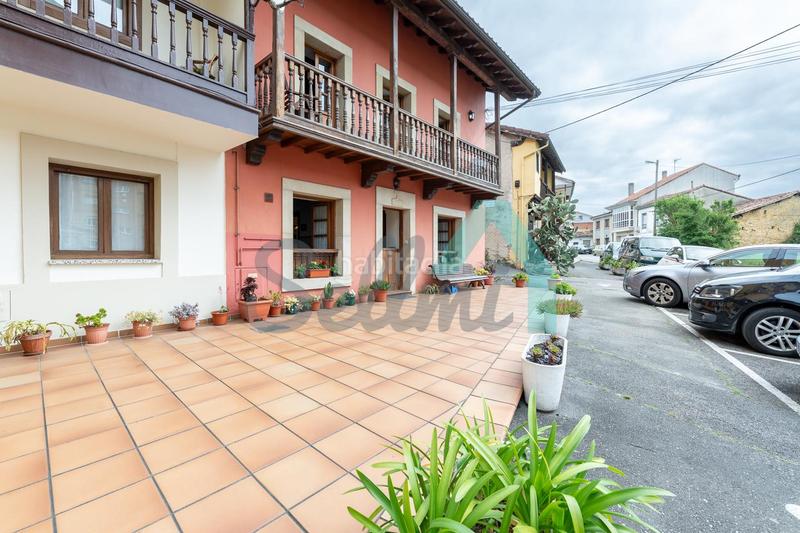 Foto dceeefb4-9131-43a7-ba9b-5204b7ebe8a3. Casa aparellada amb calefacció a la pola Siero Siero