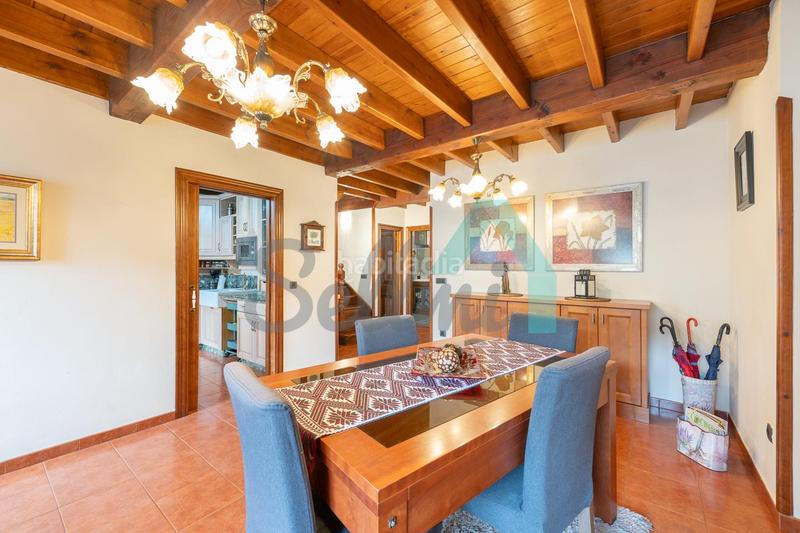 Foto e97e528f-7e0d-4114-84cc-b81d2a7317f5. Casa aparellada amb calefacció a la pola Siero Siero