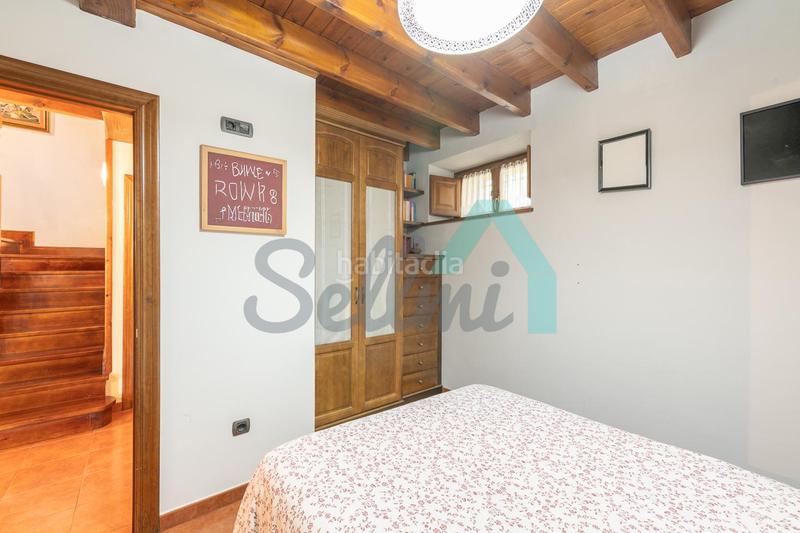 Foto eef4f150-adda-4fda-8a2a-dcfcd7d6a8bd. Casa aparellada amb calefacció a la pola Siero Siero