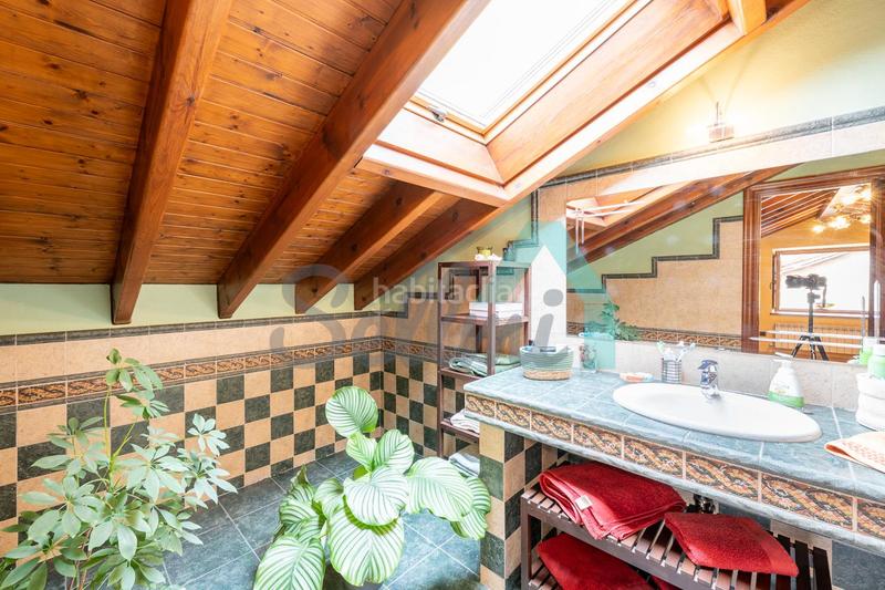 Foto f54dba36-2dde-427e-8762-74dec2b1b78a. Casa aparellada amb calefacció a la pola Siero Siero