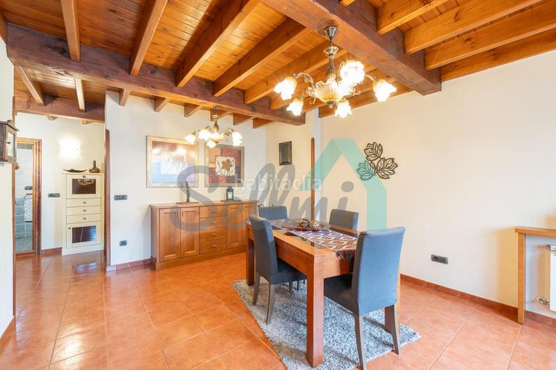 Foto f67319f5-3a66-464b-acf5-279920d9fe5c. Casa aparellada amb calefacció a la pola Siero Siero